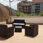 New Top Floor Apt With A Lot Of Light & Aircon