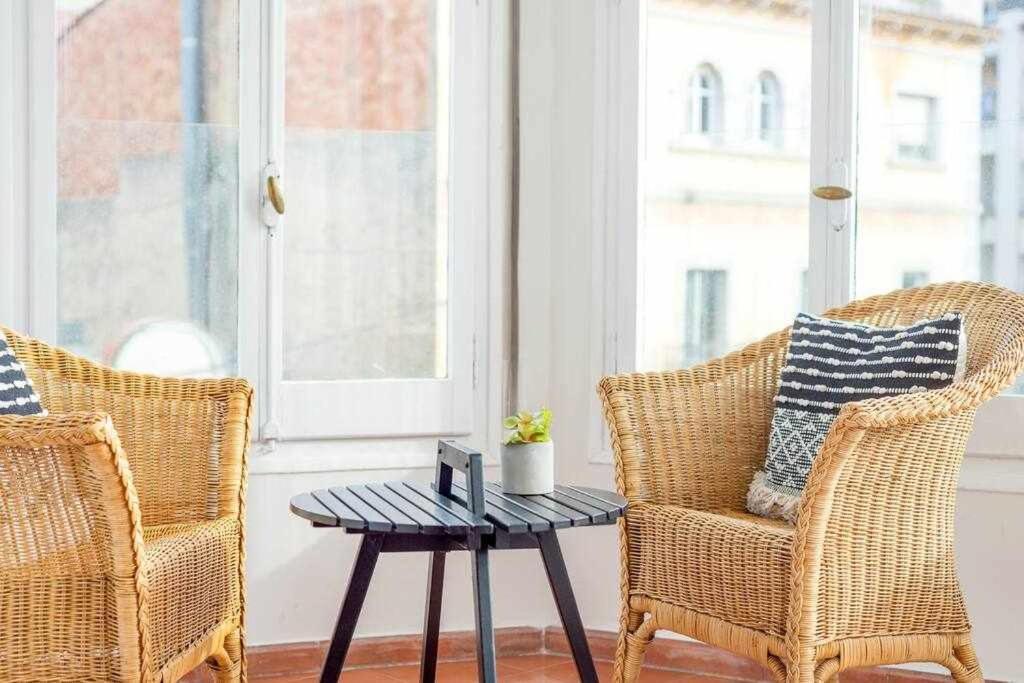 Appartement New Floor With A Lot Of Light & Aircon *